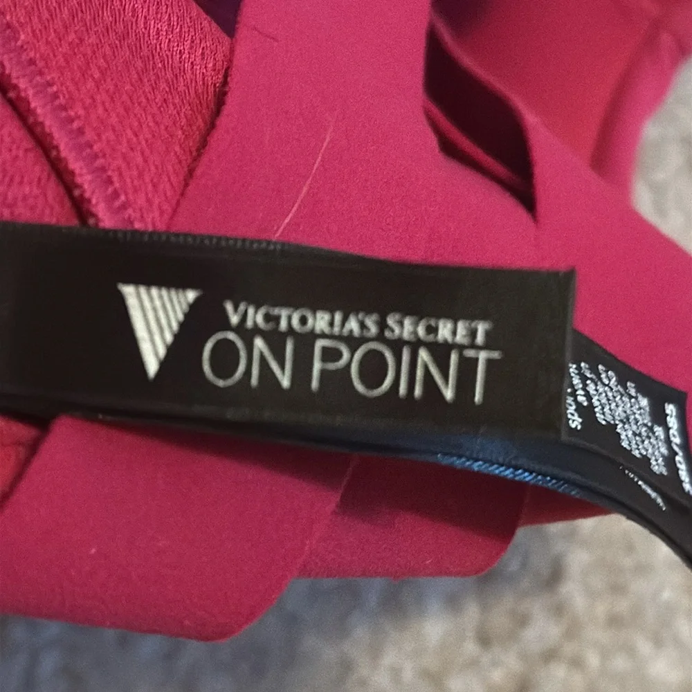 Victoria's Secret Knockout On Point Sweat Sports Bra Womens 38D front close zip - Picture 5 of 7
